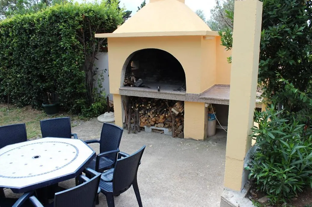 Blaz 4 - Apartment For 6-8 Persons, 150 M From The Beach Novi Vinodolski Croatia