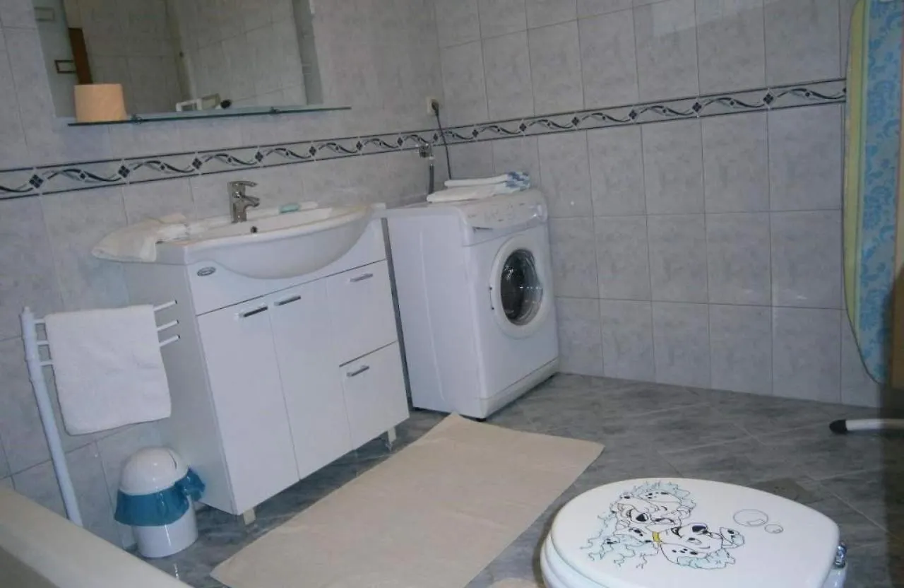 Blaz 4 - Apartment For 6-8 Persons, 150 M From The Beach Novi Vinodolski Croatia