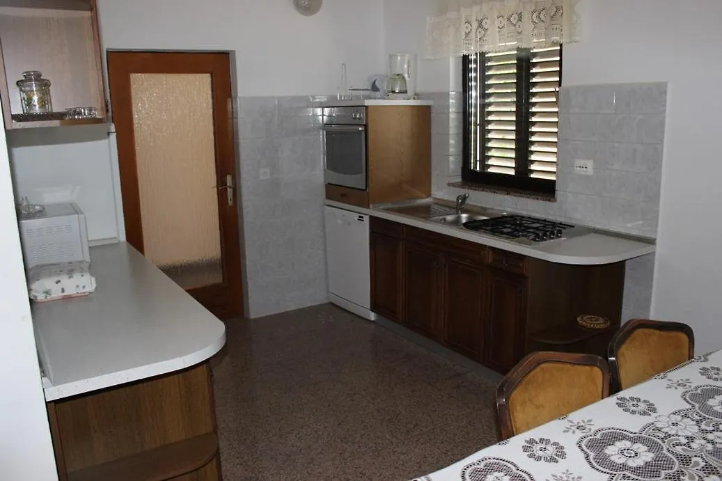 Blaz 4 - Apartment For 6-8 Persons, 150 M From The Beach Novi Vinodolski Croatia