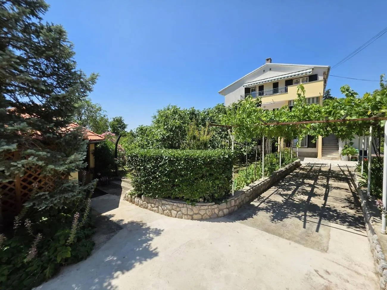 Blaz 4 - Apartment For 6-8 Persons, 150 M From The Beach Novi Vinodolski